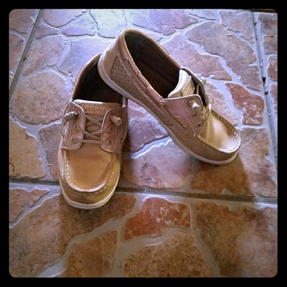 Girls Sperry sz 3Y Great used condition  gold/tan
